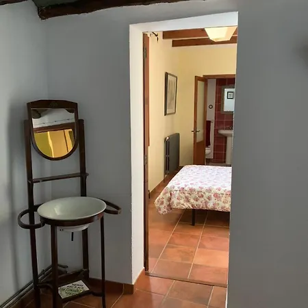 Masia Cal Millàs - Turisme Rural Castellfullit de Riubregos